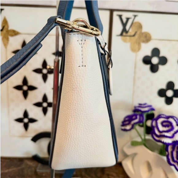 Michael Michael Kors NWOT GEMMA COLORBLOCKED TOTE blue,black and white - Picture 5 of 10